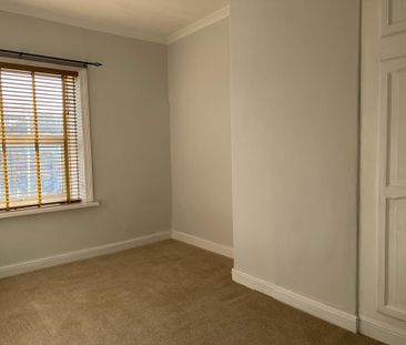 ONE BEDROOM TERRACED HOUSE TO LET - Photo 3