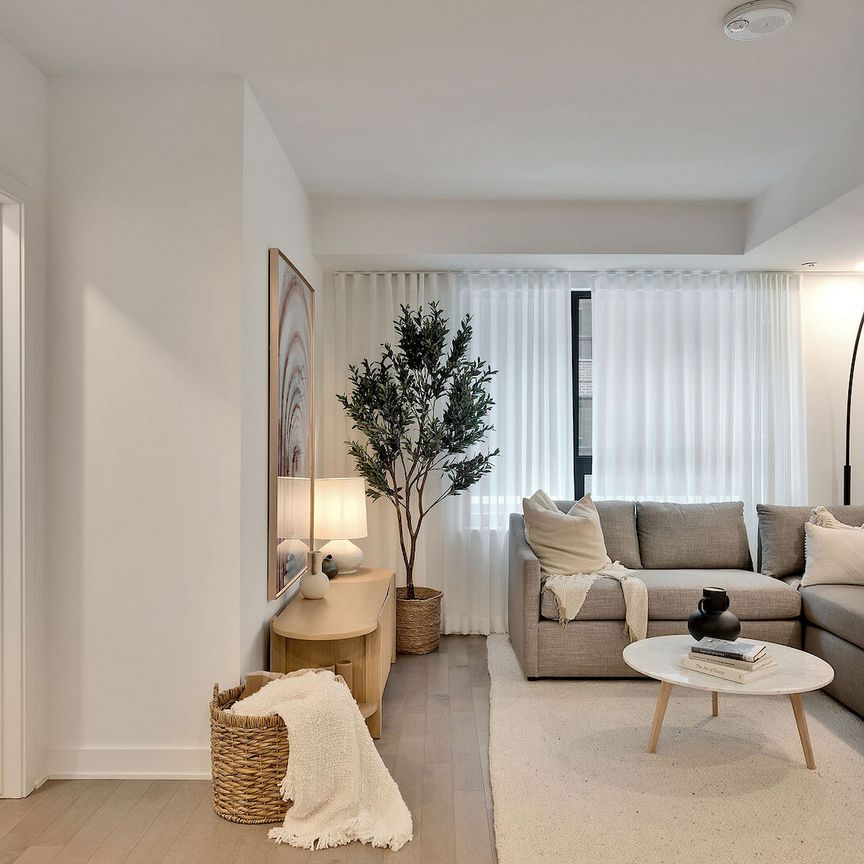 Moon Condos - Photo 1