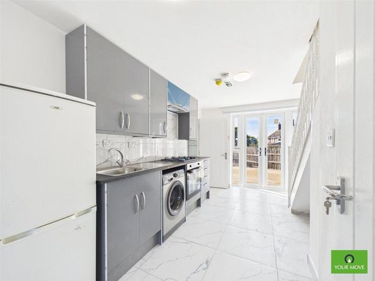 8 bedroom house to rent - Photo 1