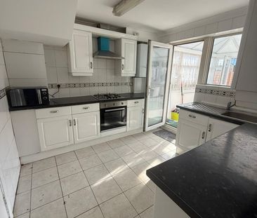 Room in a Shared House, Windmill Lane, E15 - Photo 3