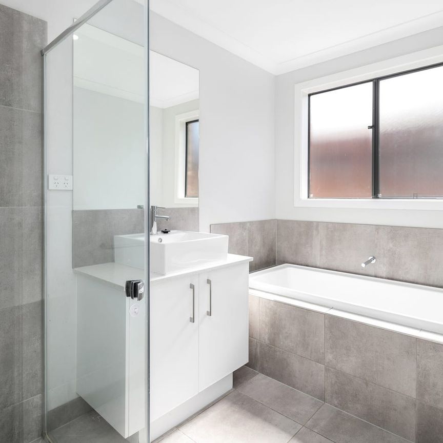 SPACIOUS FAMILY HOME WITH 2 LIVING AREAS, MINUTES TO DTC - Photo 1