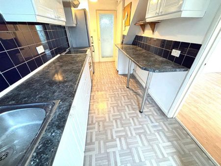 3 bedroom terraced house to rent - Photo 4