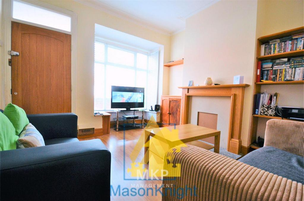 3 bedroom terraced house to rent - Photo 1