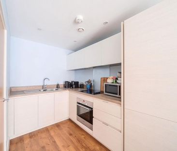 1 bedroom flat to rent - Photo 2