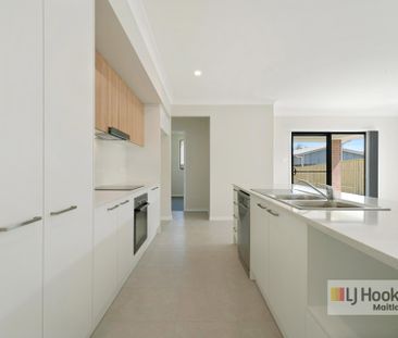 SPACIOUS & MODERN! - Photo 5