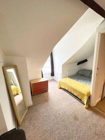 4 bedroom terraced house to rent - Photo 2
