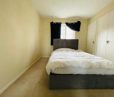 1 Bed Apartment - Photo 3