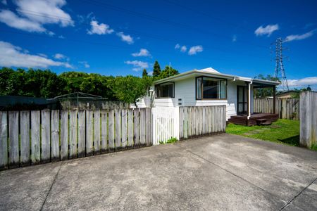 3-Bedroom Home in Convenient Location - Walk to University & Schools - Photo 4