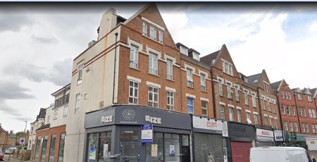 Balham High Road, London SW12 - Photo 3