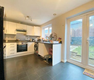 1 bedroom in a house share to rent - Photo 4