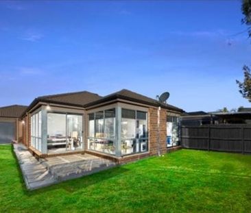 **Charming Family Home in a Prime Location** - Photo 3