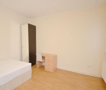 6 bedroom terraced house to rent - Photo 5