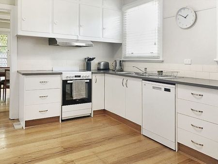 57 Sternberg Street, Kennington - Photo 5