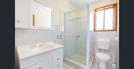 Spacious 5-Bedroom Family Home in Greystanes - Photo 3