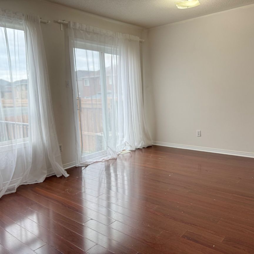 For Lease - 830 Avonshire Court Unit# Upper and main, Mississauga, Ontario - Photo 1