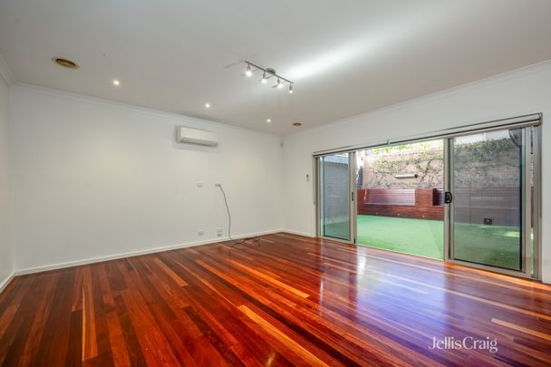 2/17 Sussex Street, Preston VIC 3072 - Townhouse For Rent | Domain - Photo 1