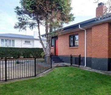 Cute on Collingwood - Photo 6