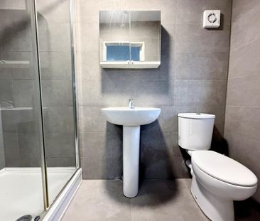 1 bedroom in a house share to rent - Photo 4