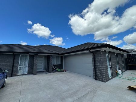 Newish modern home in quiet Cul-de-sac - Photo 3