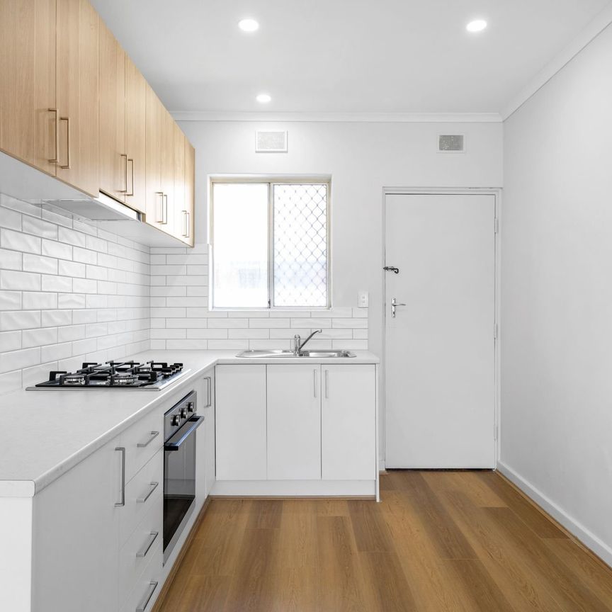 Stylish city to sea living - Photo 1