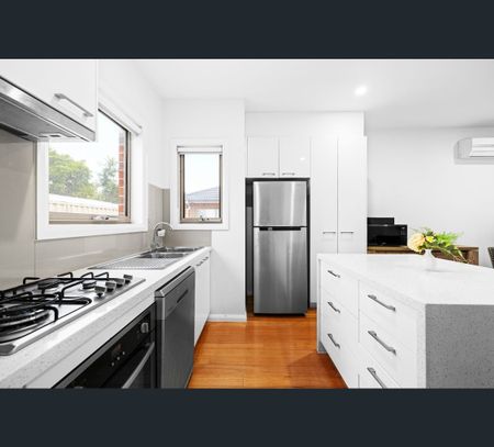 3/25 Isla Avenue, Glenroy, Vic 3046 - Photo 2