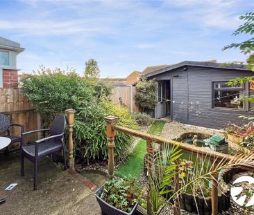 3 bedroom terraced house to rent - Photo 2