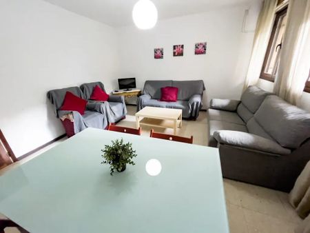 Calle Óscar Carvallo, Sevilla, Andalusia 41018 - Photo 5