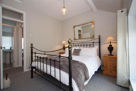 21 Plantation Street, Killyleagh, BT30 9QW - Photo 4