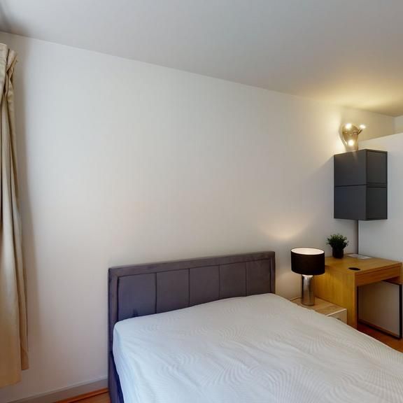 1 bedroom in a flat share to rent - Photo 1
