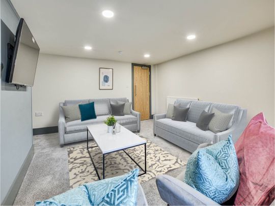 Knowle Mount (Room 4), Burley, Leeds - Photo 1