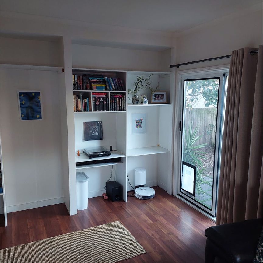 Renovated family home on large block - Photo 1