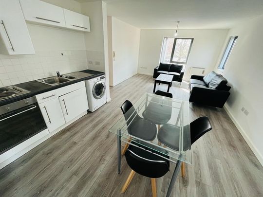 2 bedroom flat to rent - Photo 1