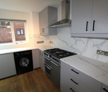 3 bedroom semi-detached house to rent - Photo 3