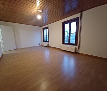 Charmante woning met 3 kamers, 2 garages en tuin te Deurle - Foto 1