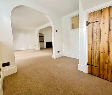 3 bedroom Semi-Detached House to let - Photo 2