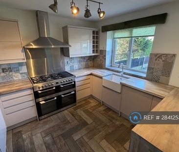 3 bedroom semi-detached house to rent - Photo 4