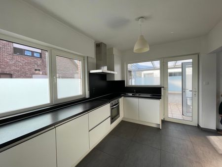 WICHELEN - Ruime woning met multifunctionele loods. - Photo 5