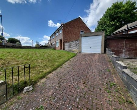 3 bedroom semi-detached house to rent - Photo 2