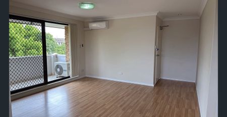 GREAT UNIT! GREAT LOCATION! - Photo 4