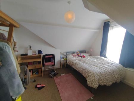 6 bedroom terraced house to rent - Photo 4