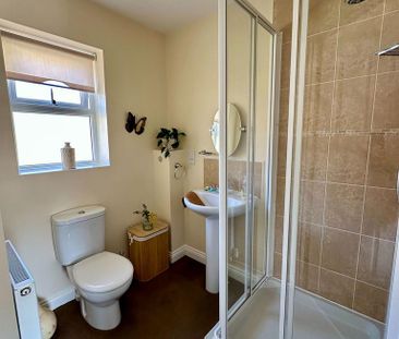 3 bedroom semi-detached house to rent - Photo 6