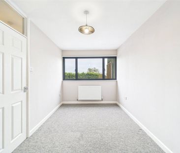 The Parade, - Photo 1