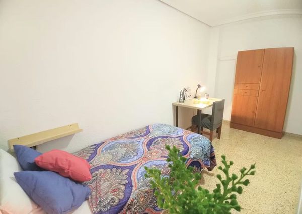 Carrer Isaac Peral, Burjassot, Valencian Community 46100