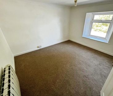 2 bedroom House To Let Total Size: 776 SQ FT - Photo 3
