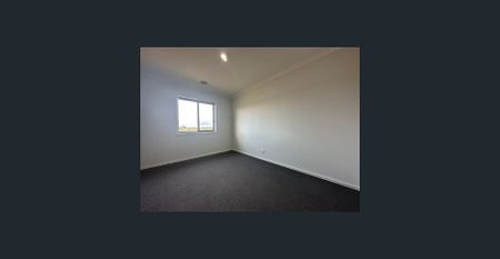 Luxurious Family Home in Cranbourne East - Photo 2