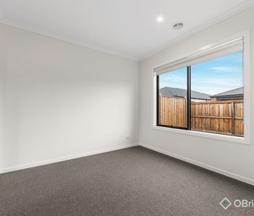 Stunning Brand-New Home in the sought after Everley Estate - Photo 3