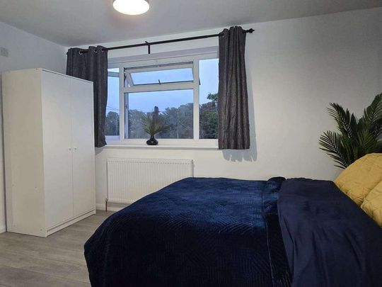 4 bedroom house of multiple occupation to rent - Photo 1