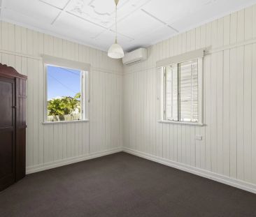 Charming Home In Kedron - Photo 6