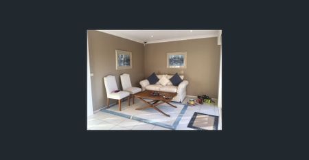 Spacious Family Home Set In Prestigious Area - Photo 2