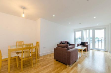 2 bedroom flat to rent - Photo 2